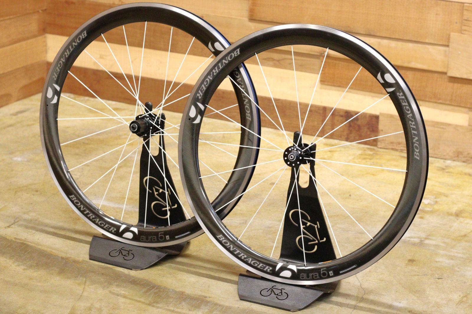 ボントレガー BONTRAGER オーラ AURA 5 アルミ カーボン クリンチャー