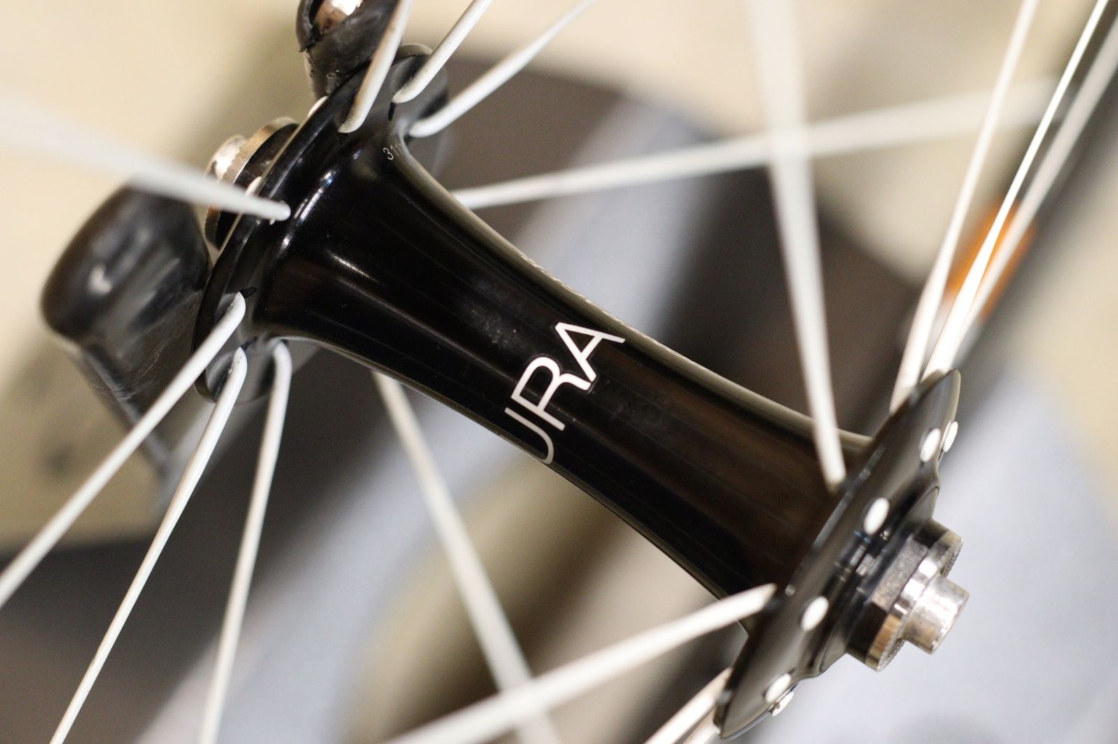 ボントレガー BONTRAGER オーラ AURA 5 アルミ カーボン クリンチャー