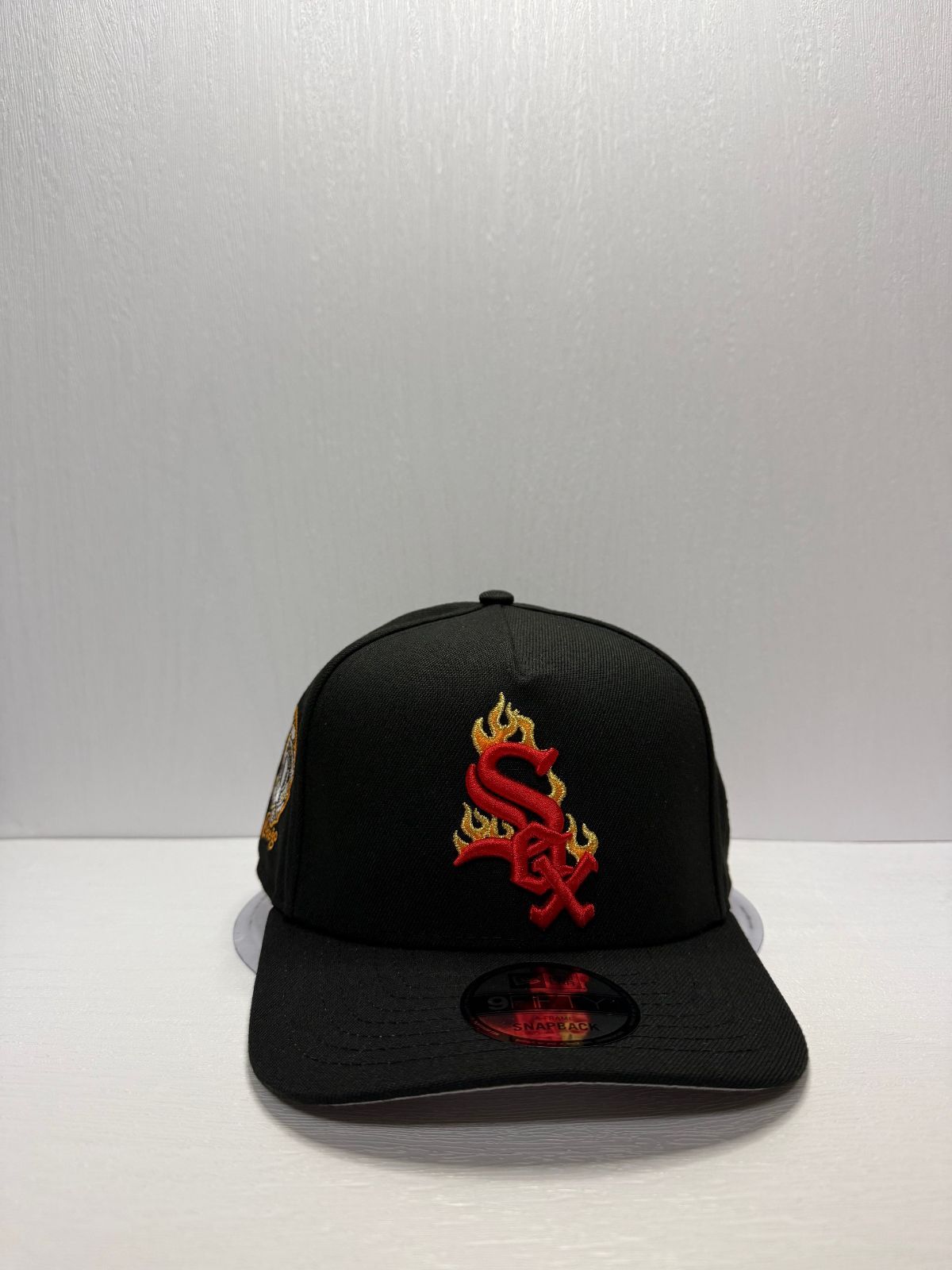 Newera シカゴホワイトソックス ワールドシリーズチャンピオンズ フレイムロゴ 9fifty A-FRAME スナップバックキャップ ブラックカラー 美品・復刻モデルNewEra 59FIFTY ホワイトソックス WS2005 - メルカリ