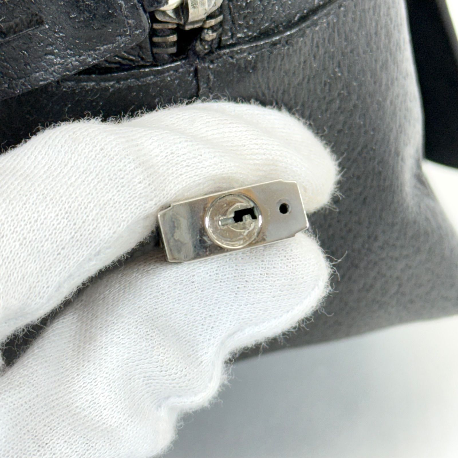 希少 鍵付き・美品】PRADA プラダ レザー 三角プレート スモール
