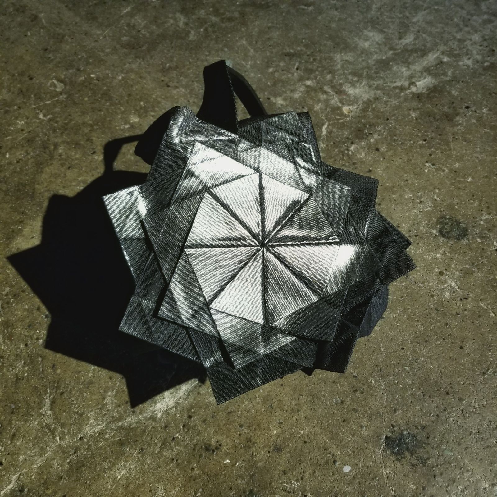132.5 ISSEY MIYAKE 132 5. STANDARD BAG 折り紙 ハンドバッグ 
