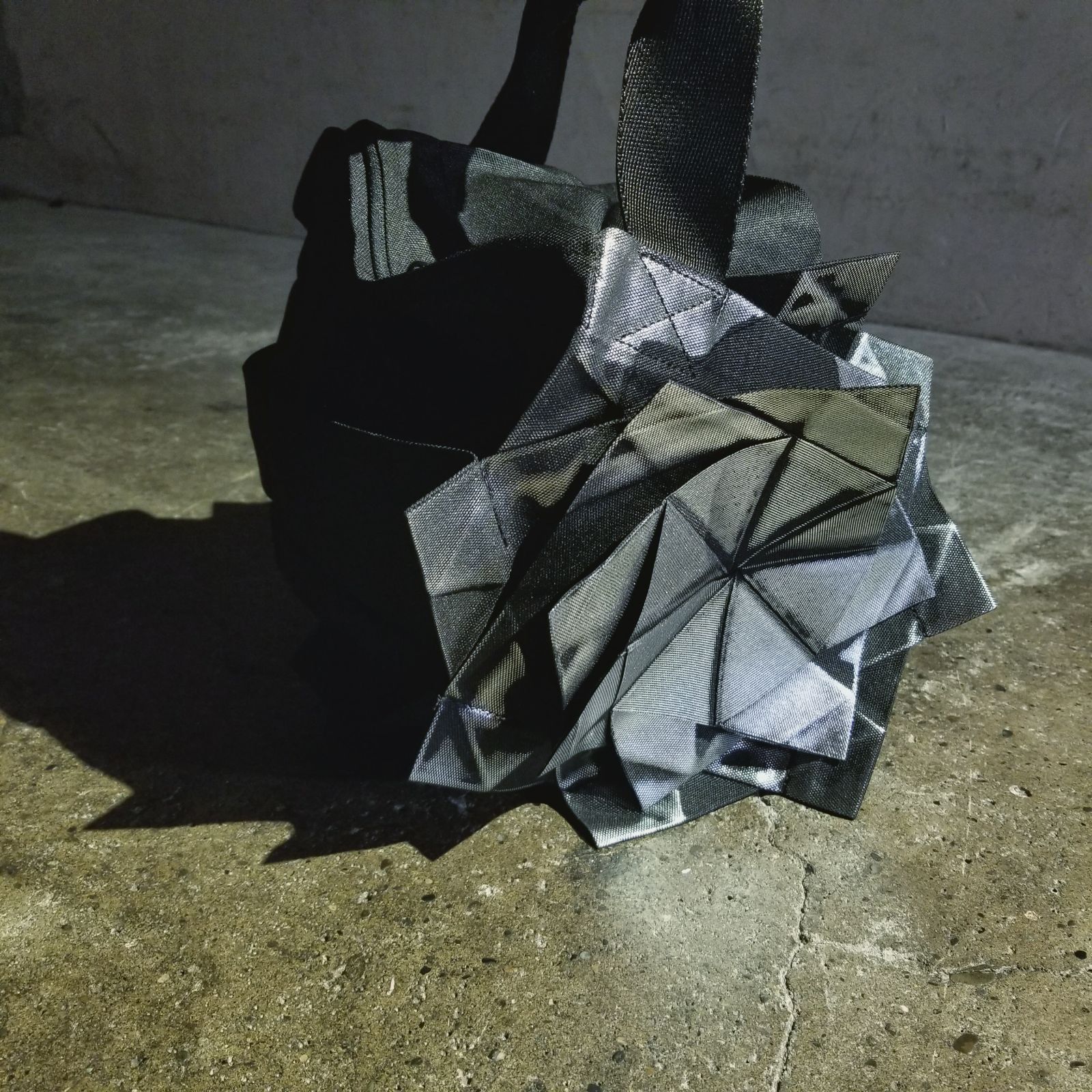 132.5 ISSEY MIYAKE 132 5. STANDARD BAG 折り紙 ハンドバッグ 