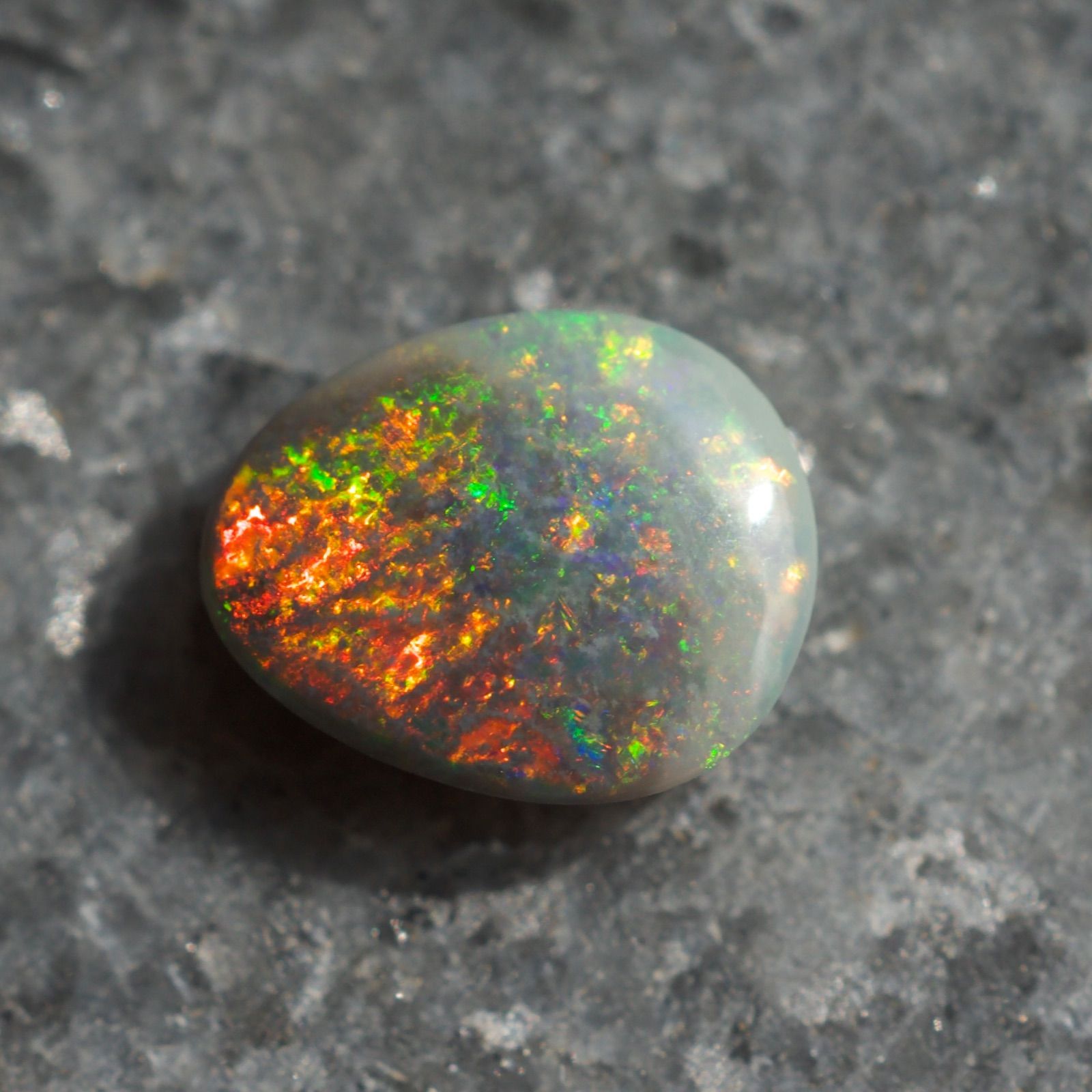 天然ブラックオパール 0.79ct オーストラリア産 ライトニングリッジ産 
