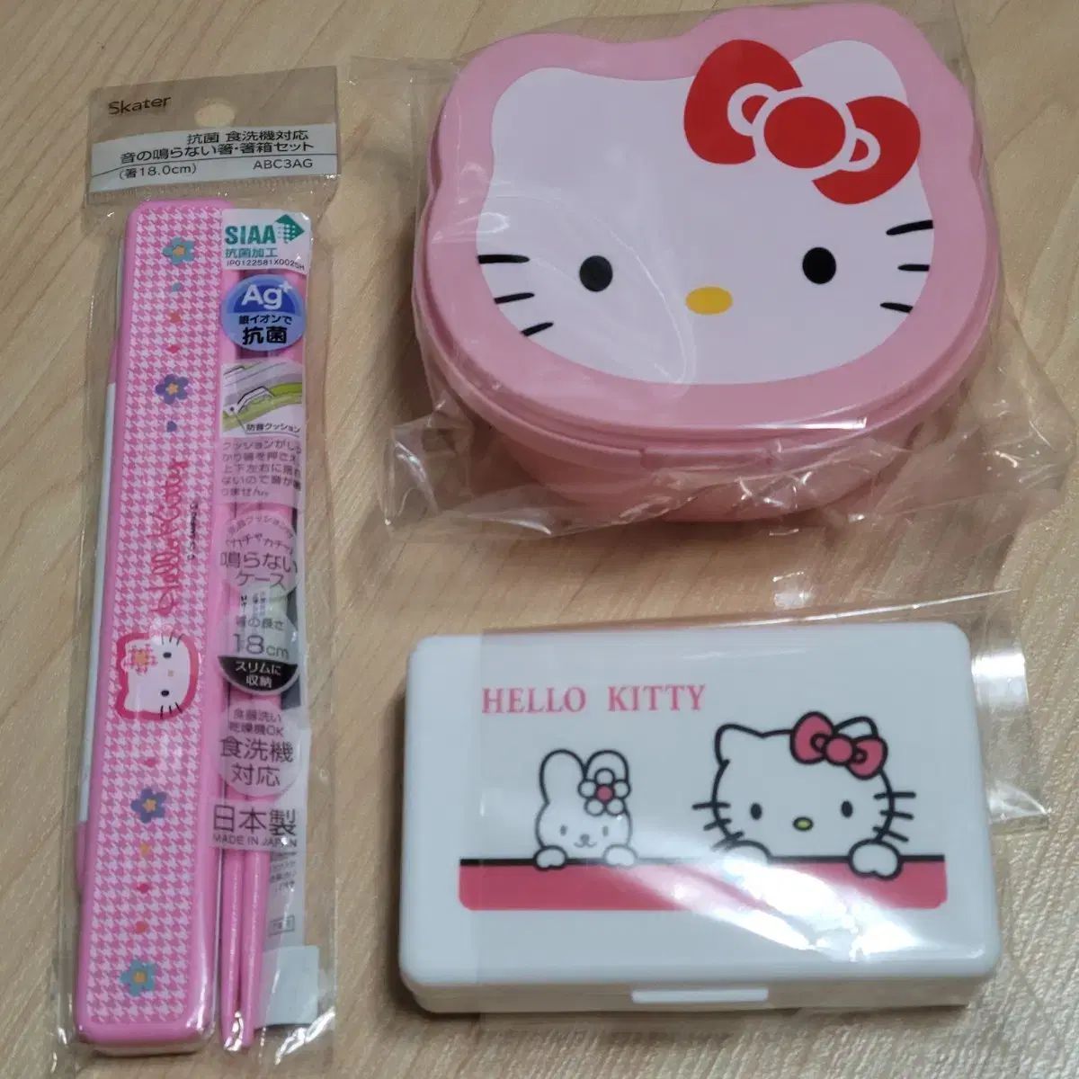 まとめ売り) ハローキティ カオハナ箸 + プラスチック 통 - メルカリ