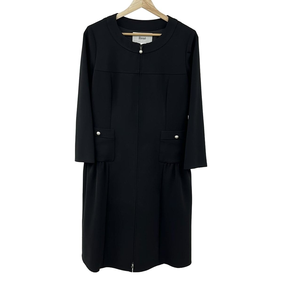 【Reneルネ】新品タグ付ティッセ定価132,000円新作ワンピース38 Rene(ルネ) ワンピース サイズ38 M レディース美品 - 黒 クルーネック