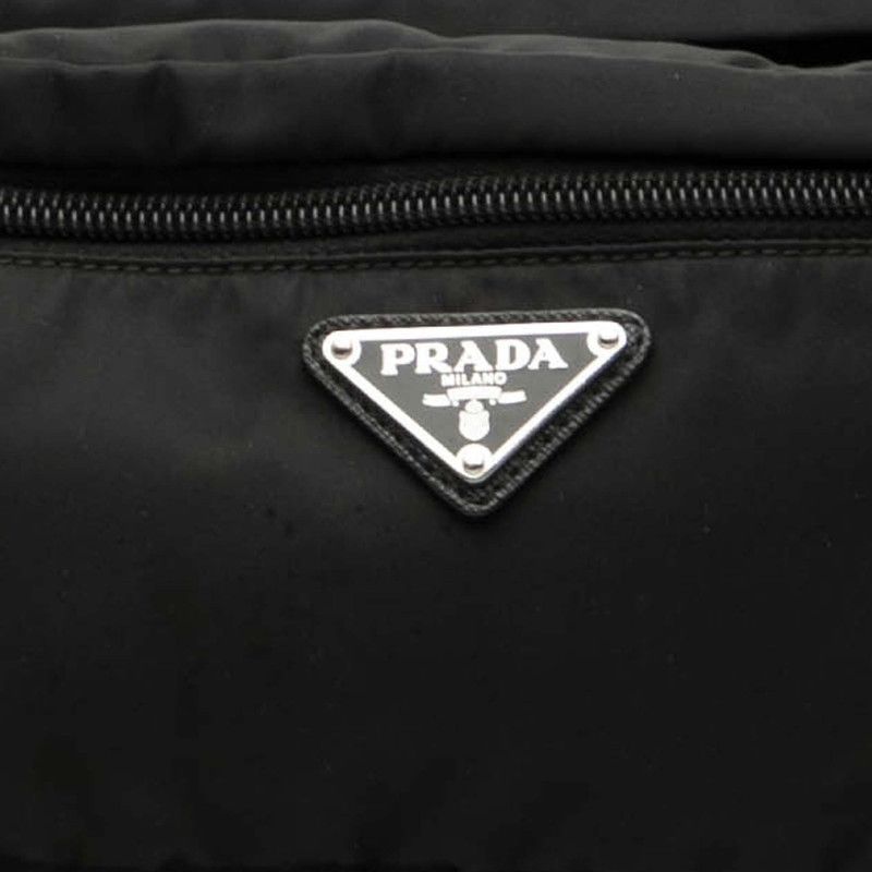 プラダ 三角ロゴプレート ウエストバッグ ボディバッグ ブラック