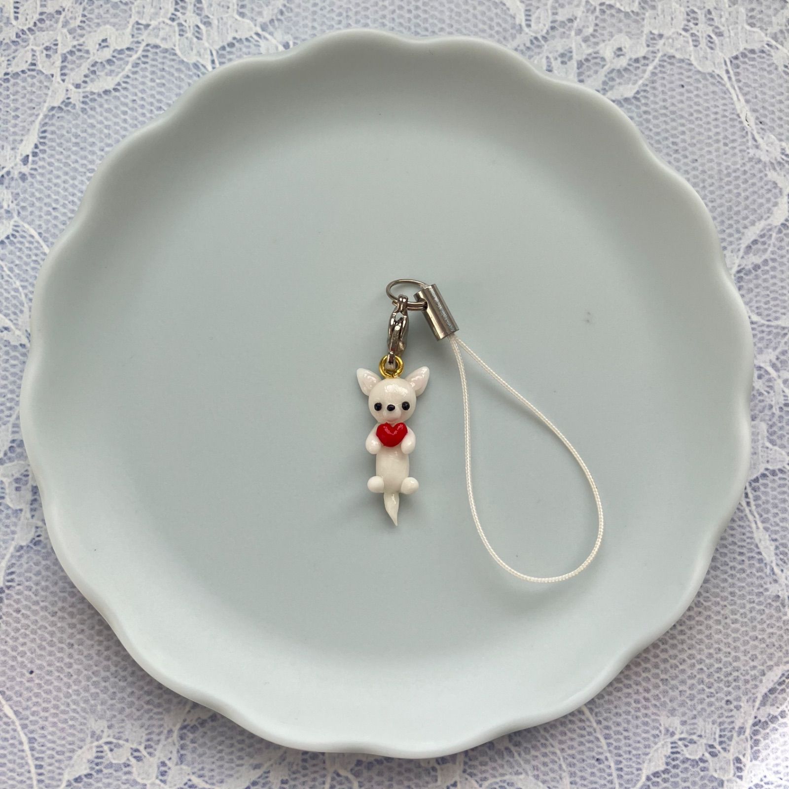 チワワちゃんと愛情꒰ ՞•ﻌ•՞ ꒱ハンドメイドストラップ - メルカリ