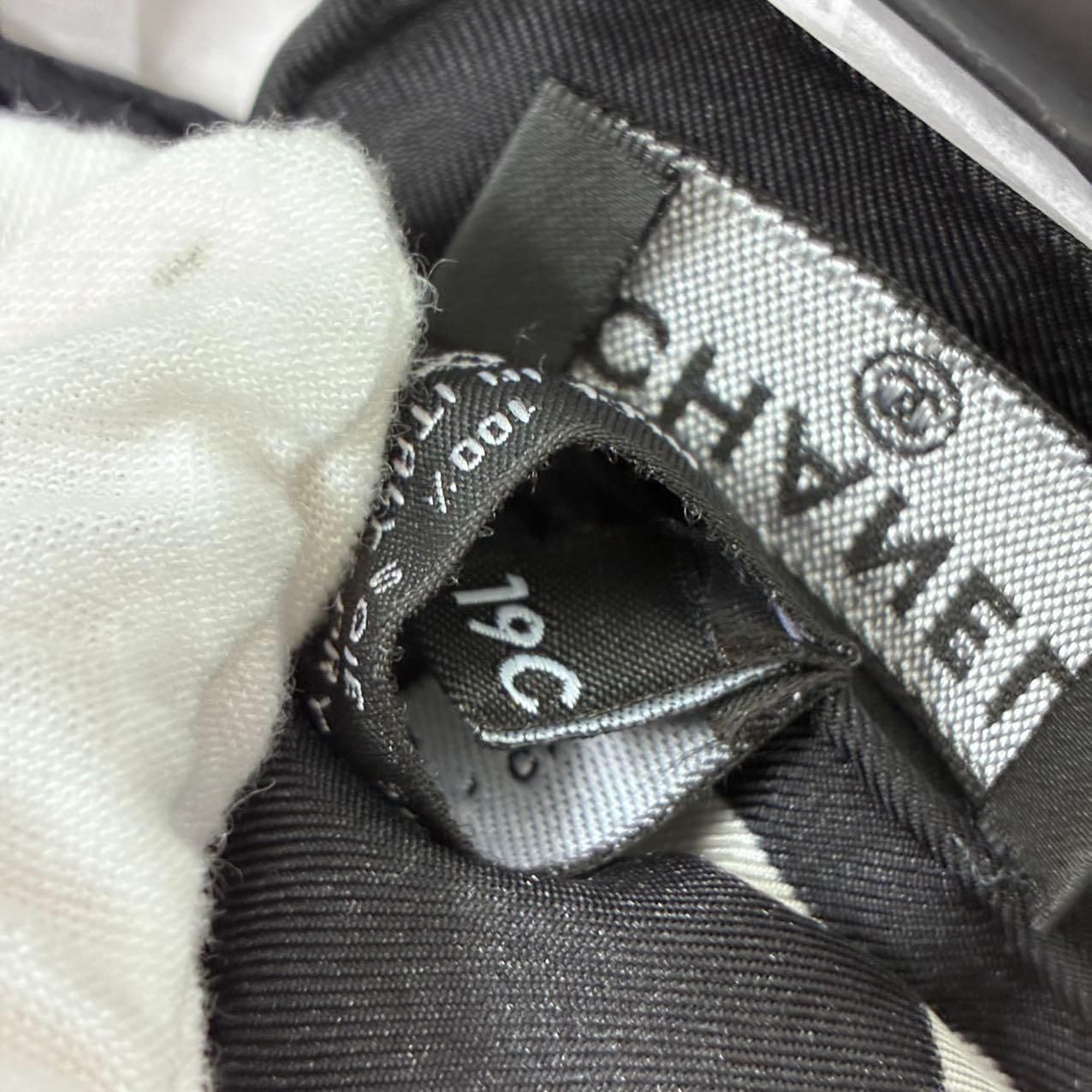 新品同様 CHANEL シャネル シルク％ 2022年 大判 スカーフ ココマーク