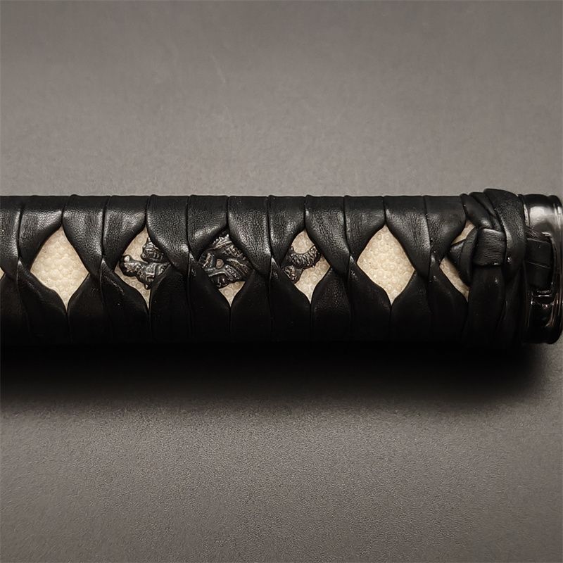 日本刀柄 黒目縁頭 龍目貫 pbz01 日本刀装具 新品 全長約26CM 本鮫皮