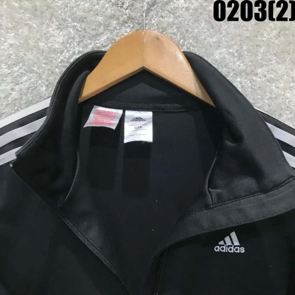 アディダス 3本線 ブラック トラック ジャケット xs - メルカリ