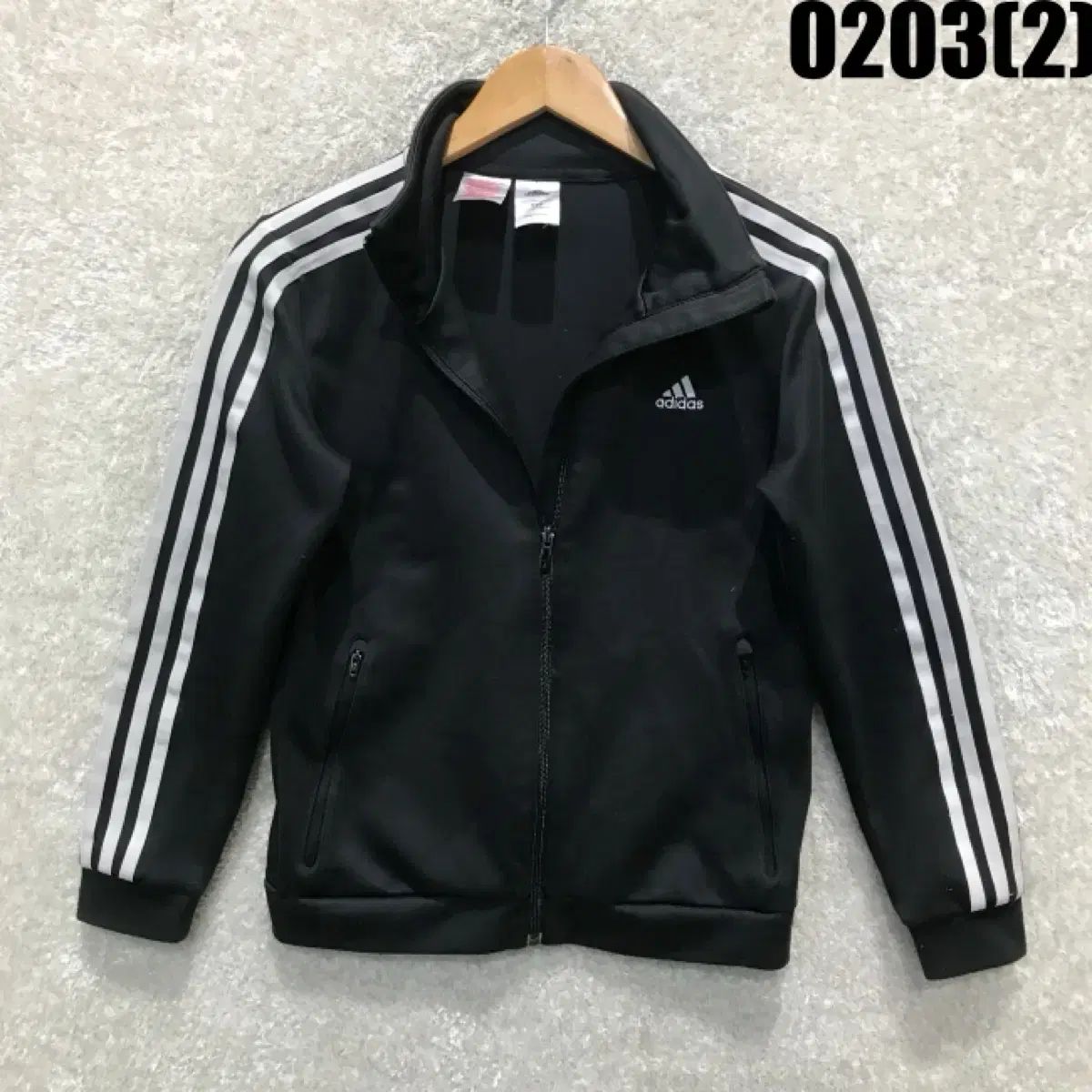 アディダス 3本線 ブラック トラック ジャケット xs - メルカリ