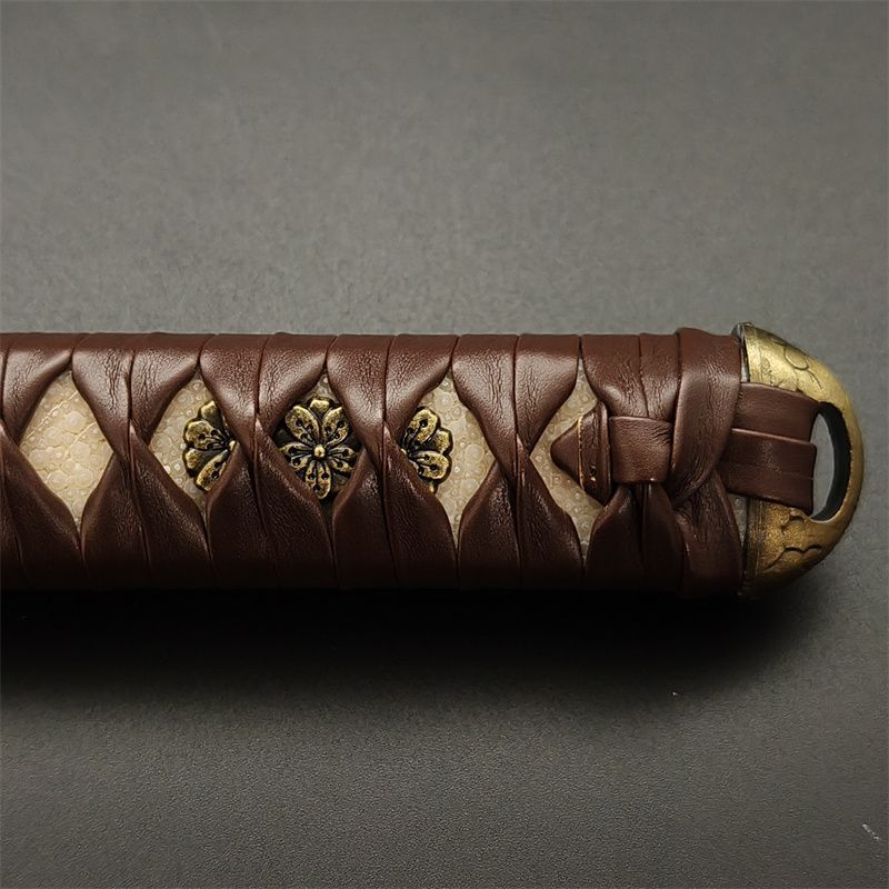 日本刀柄 唐草縁頭 桜目貫 pbz42 日本刀装具 新品 全長約26CM 本鮫皮