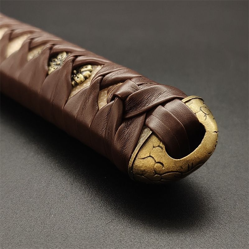 日本刀柄 唐草縁頭 桜目貫 pbz42 日本刀装具 新品 全長約26CM 本鮫皮