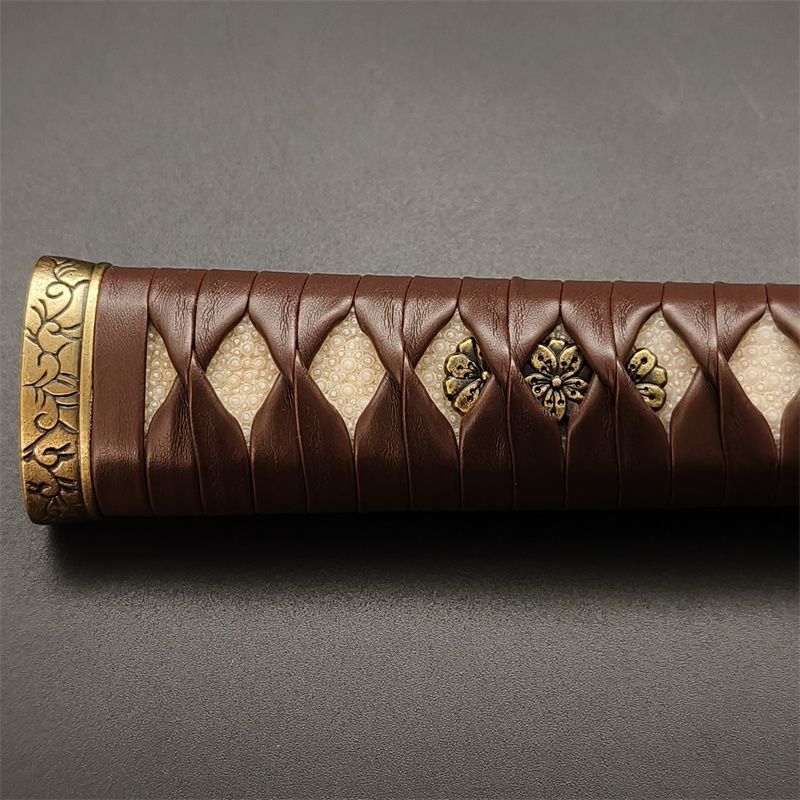 日本刀柄 唐草縁頭 桜目貫 pbz42 日本刀装具 新品 全長約26CM 本鮫皮