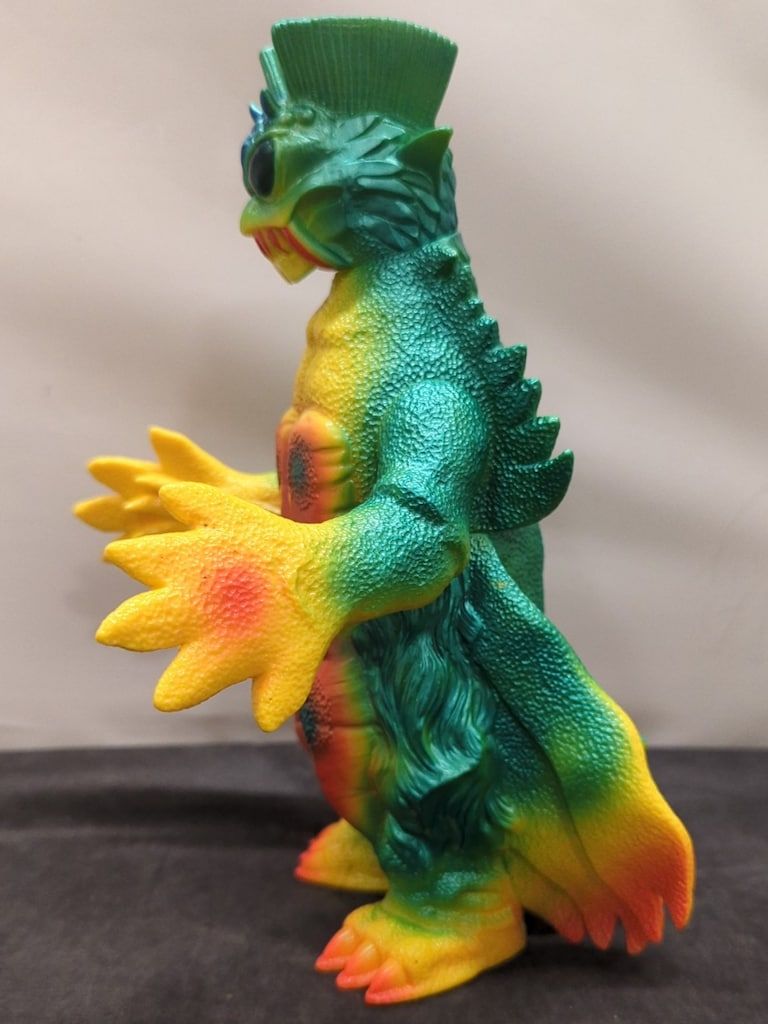 円谷コミュケンーションズ 怪獣郷|ウルトラマンA ドラゴリー 黄色成型|メタ緑-赤彩色 1期