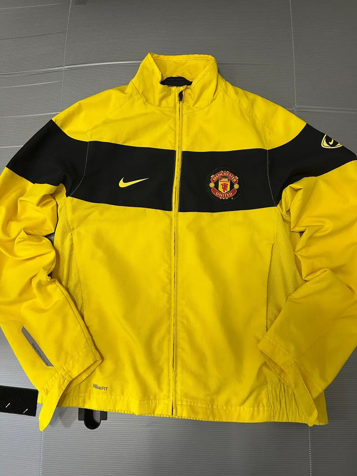 ナイキ マンチェスター・ユナイテッドFC ウィンドブレーカー