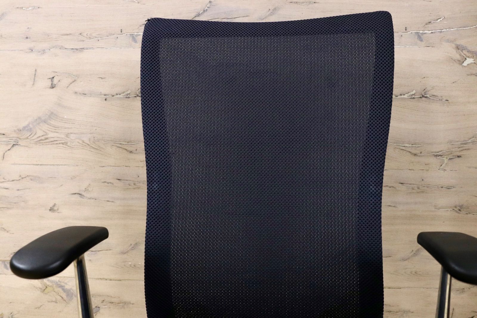 作業椅子 約15万