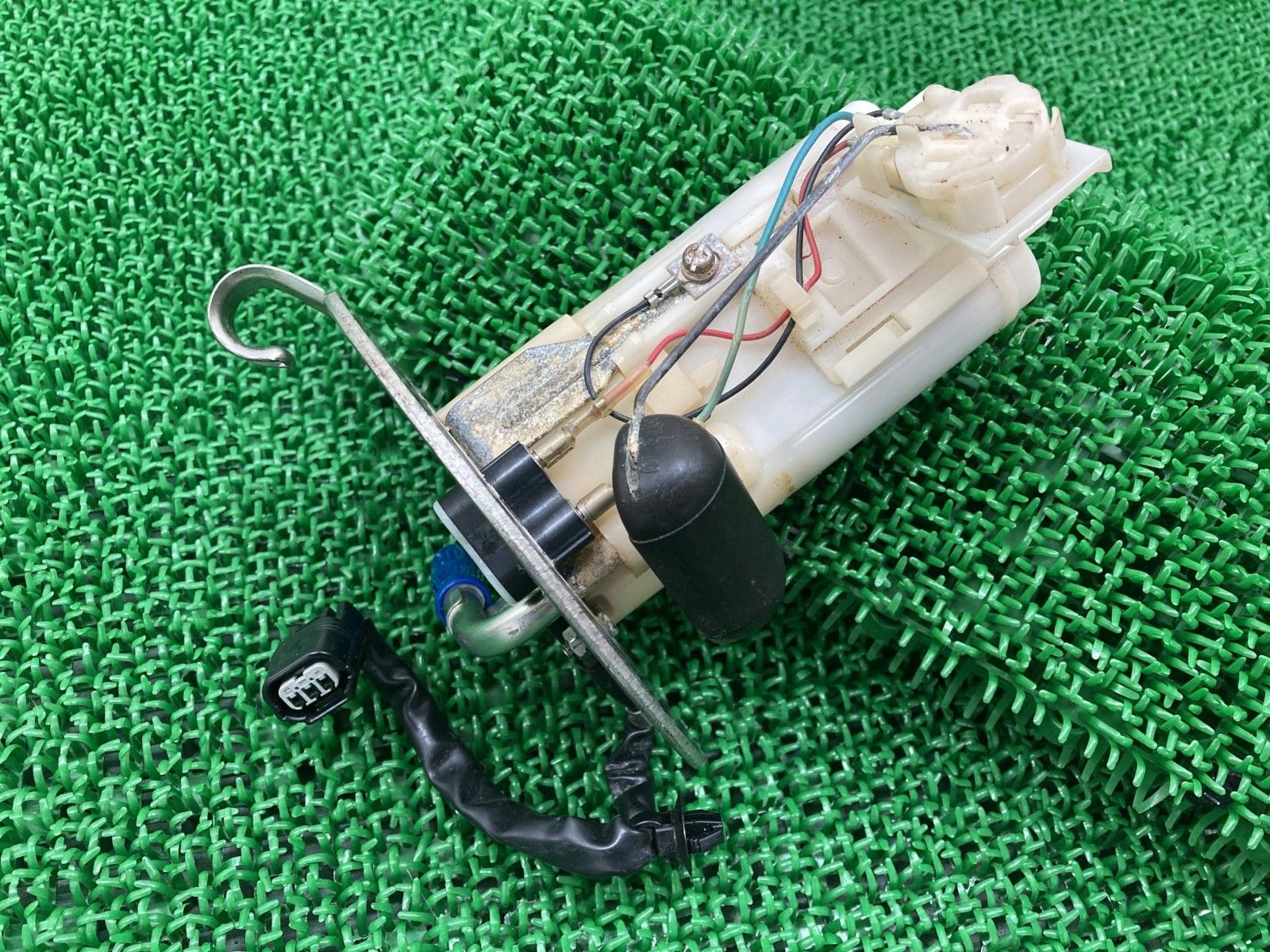 CL500 フューエルポンプ UC-T35HU76ZT ホンダ 純正 中古 バイク 部品 PC67 ジャンク 燃料ポンプ 修復素材や部品取りに 品薄 hN CL500 フューエルポンプ UC-T35HU76ZT ホンダ 純正 中古 バイク 部品