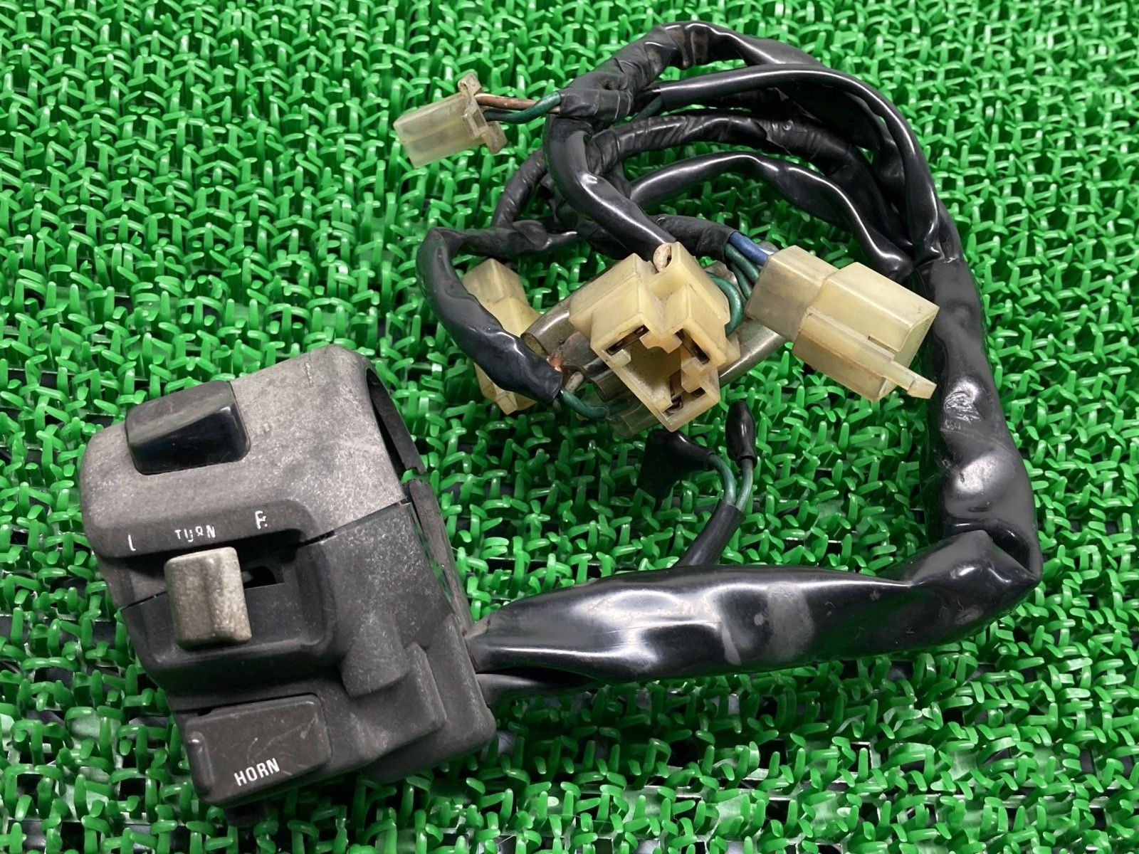 VT250スパーダ ハンドルスイッチ 左 HM-32QB-T ホンダ 純正 中古