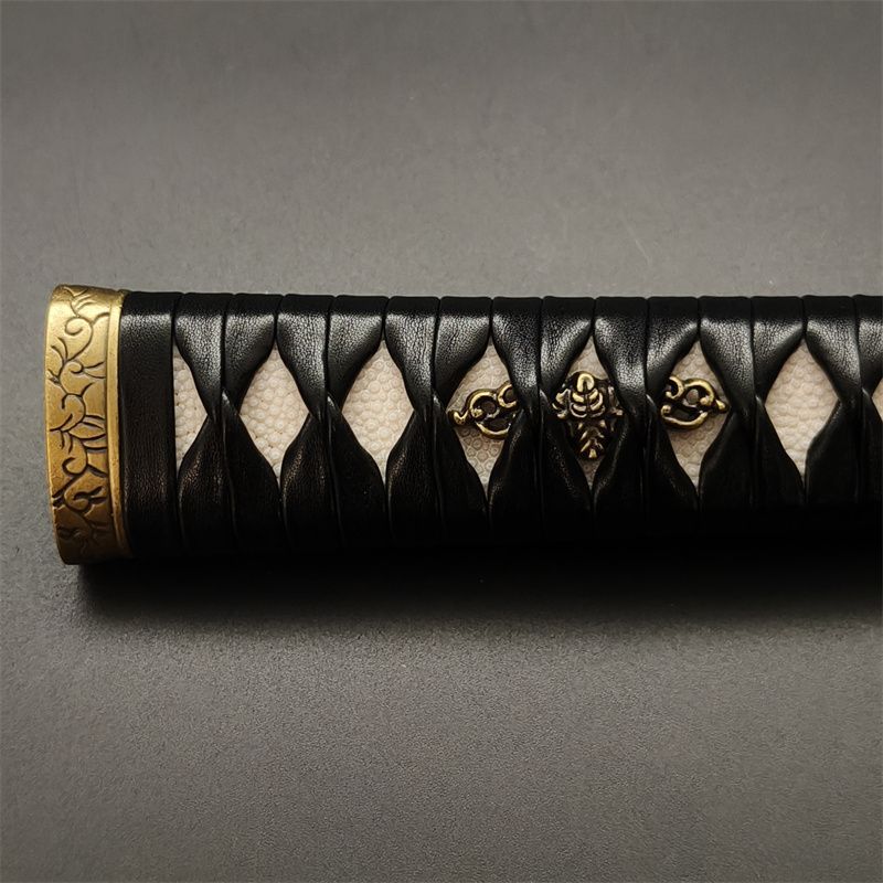 日本刀柄 唐草縁頭 五三の桐目貫 pbz25 日本刀装具 新品 全長約26CM 本