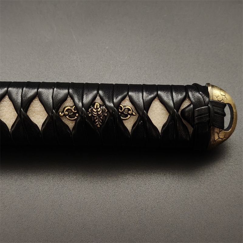 日本刀柄 唐草縁頭 五三の桐目貫 pbz25 日本刀装具 新品 全長約26CM 本