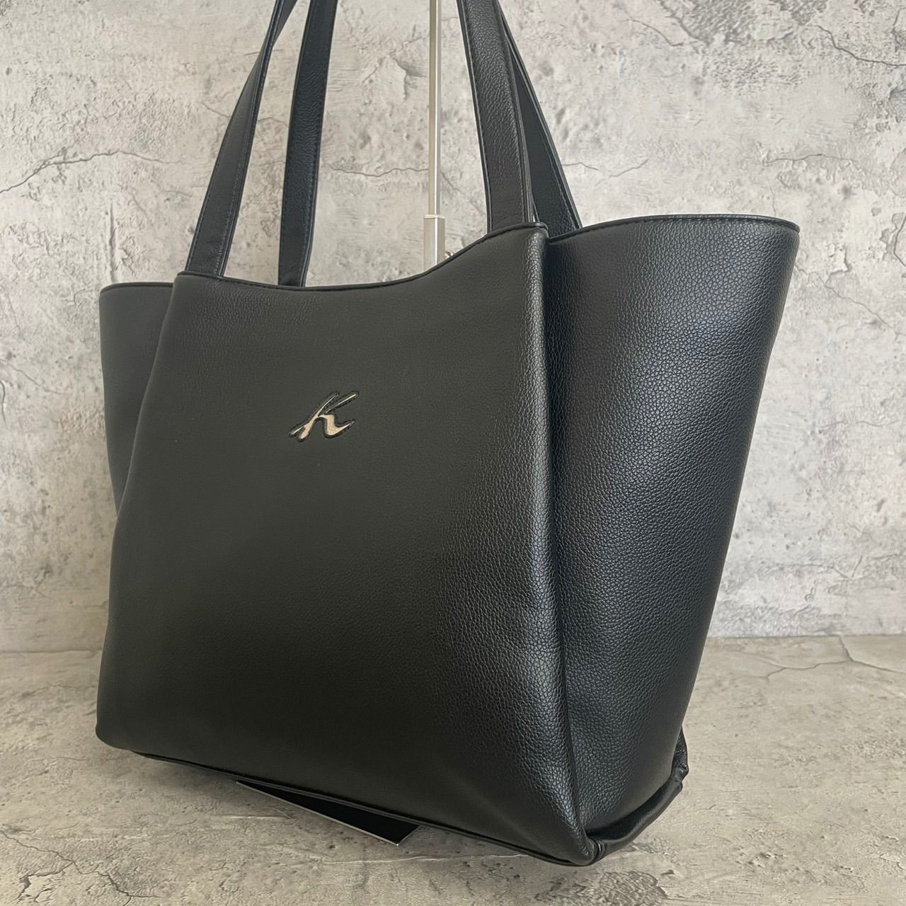 未使用級 キタムラ トートバッグ A4収納 シボ レザー 黒 ブラック