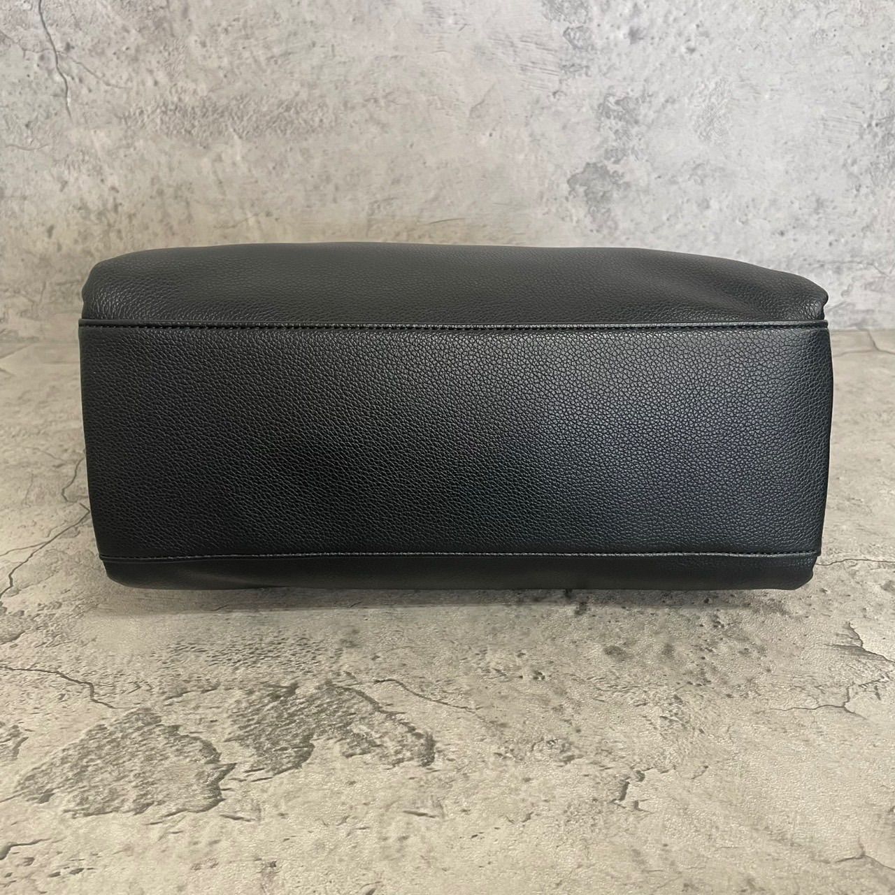 未使用級 キタムラ トートバッグ A4収納 シボ レザー 黒 ブラック