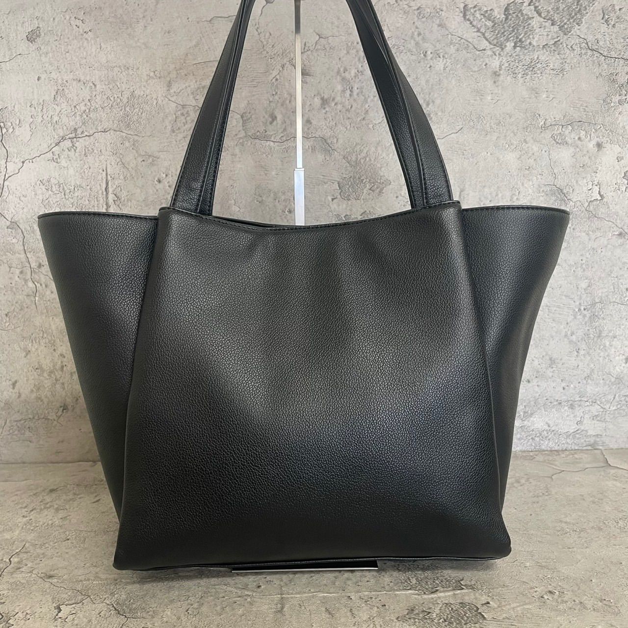 未使用級 キタムラ トートバッグ A4収納 シボ レザー 黒 ブラック