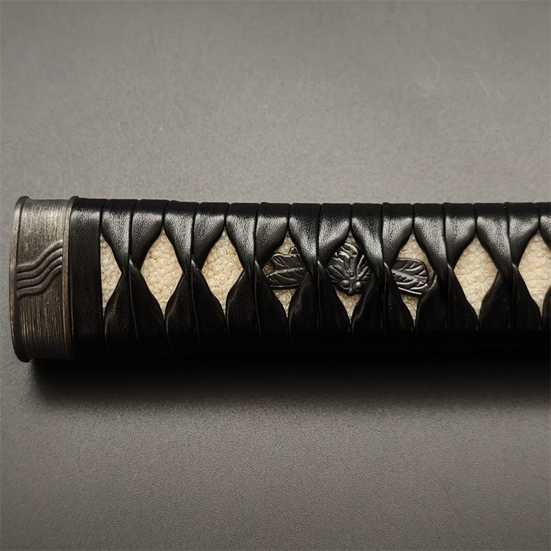 日本刀柄 勝虫縁頭 勝虫目貫 pbz26 日本刀装具 新品 全長約26CM 本鮫皮