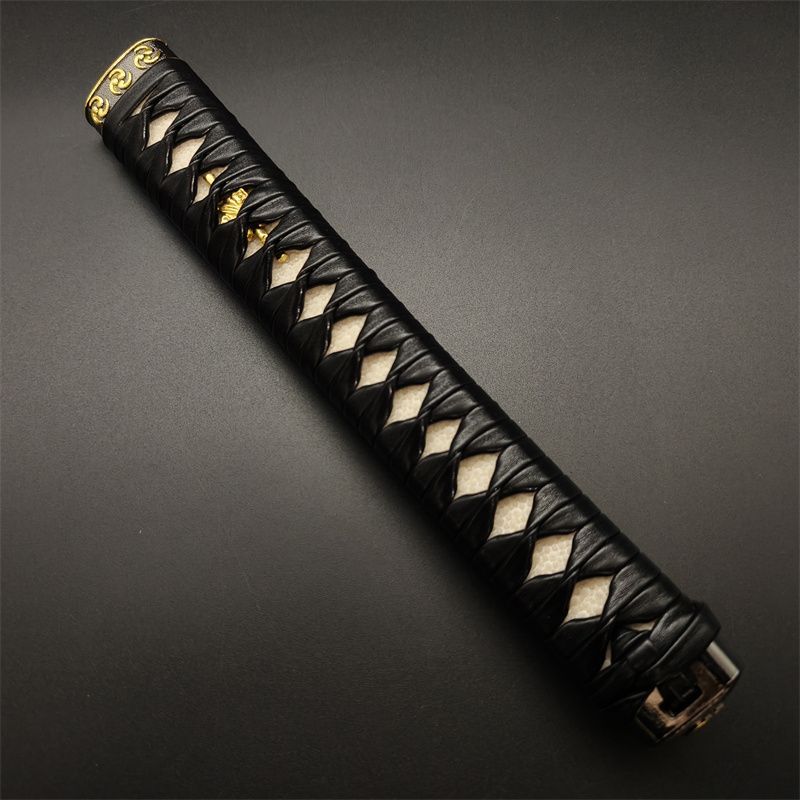 日本刀柄 三つ巴縁頭 桜目貫 pbz29 日本刀装具 新品 全長約26CM 本鮫皮