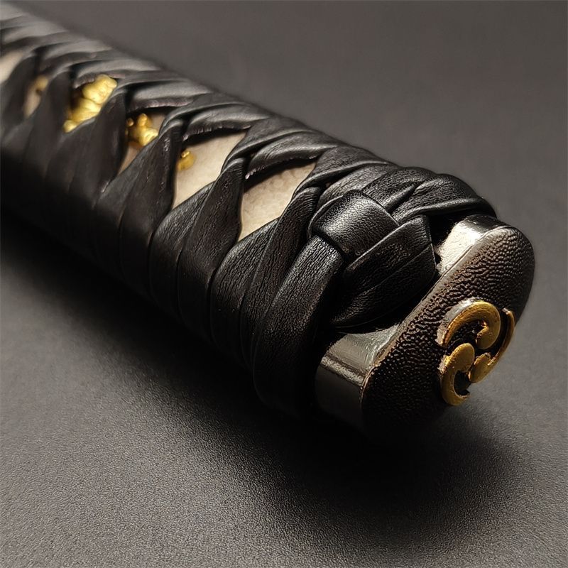 日本刀柄 三つ巴縁頭 桜目貫 pbz29 日本刀装具 新品 全長約26CM 本鮫皮