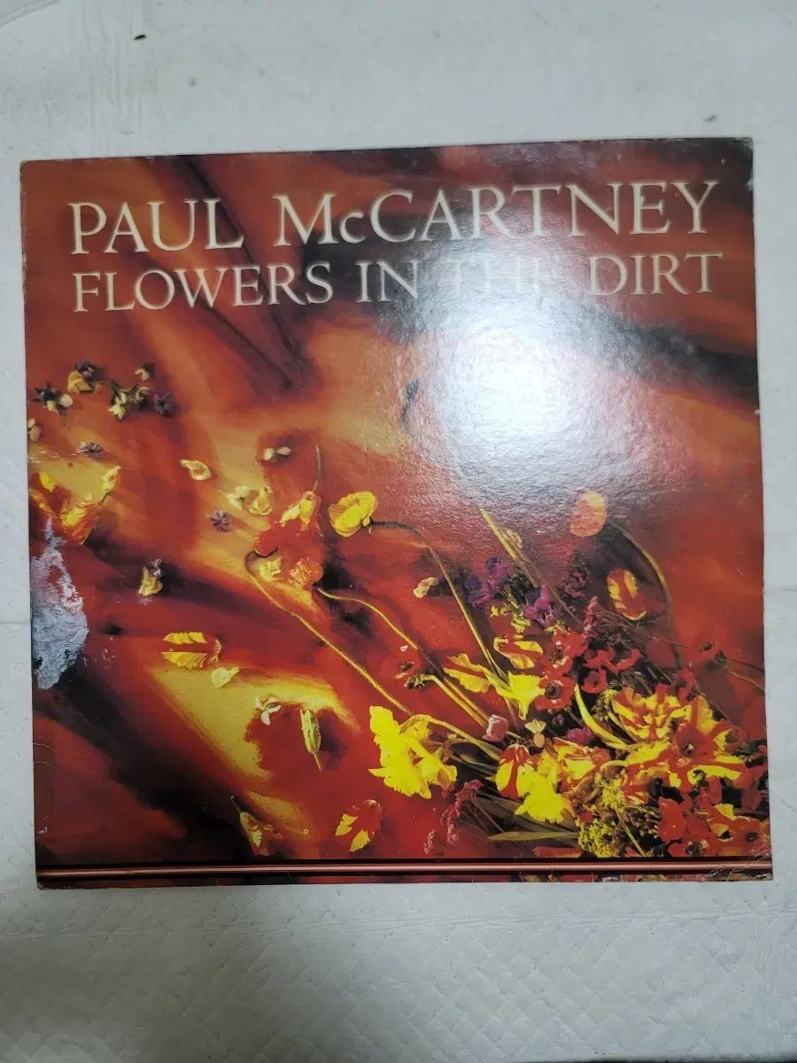美品 Paul McCartney Flowers In The Dirt LP Amazon.co.jp: Flowers in the Dirt: ミュージック