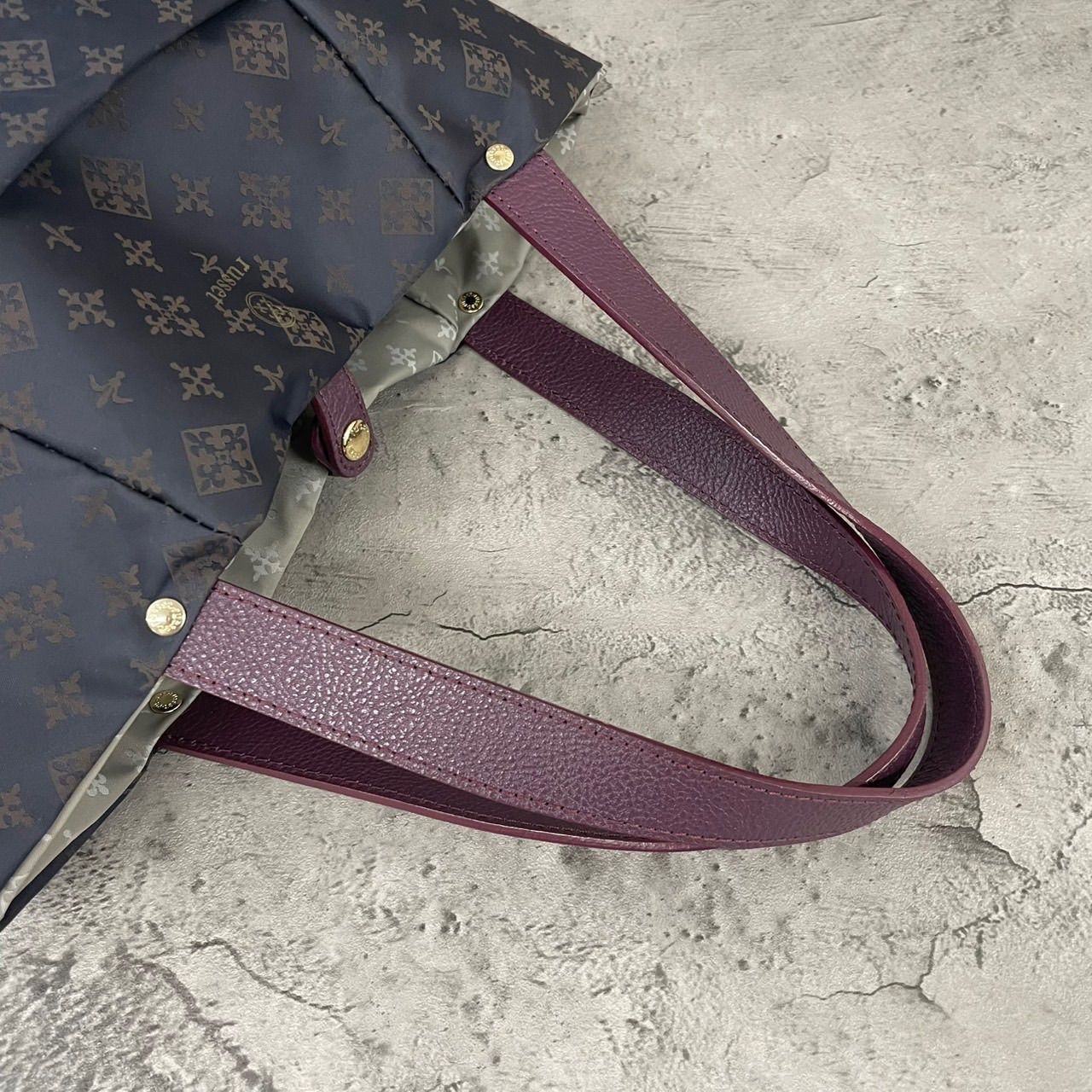 ema/プロフご確認くださいです(*^^*)【タグ付き　未使用】ラシット 未使用級 ラシット トートバッグ リバーシブル モノグラム ナイロン