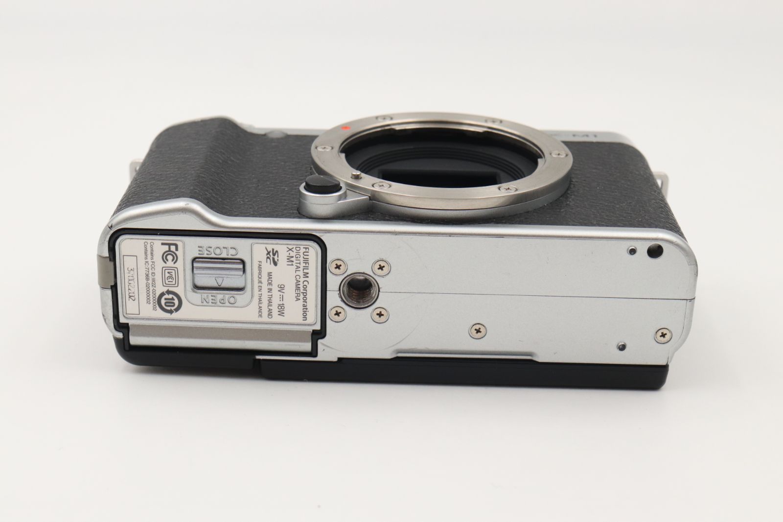 美品☆フジフィルム FUJIFILM ミラーレス一眼カメラ X-M1 ボディ APS-C