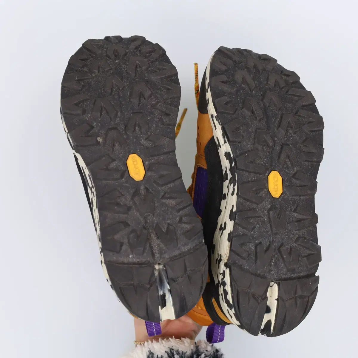 ハイキングシューズ