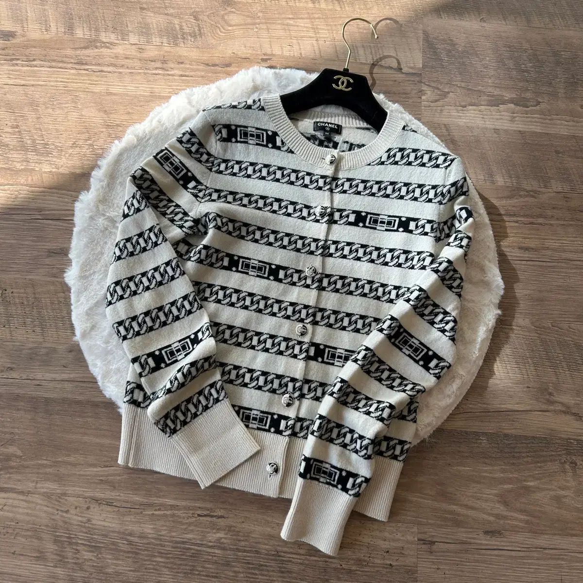 シャネル チェーン カシミア カーディガン - メルカリ