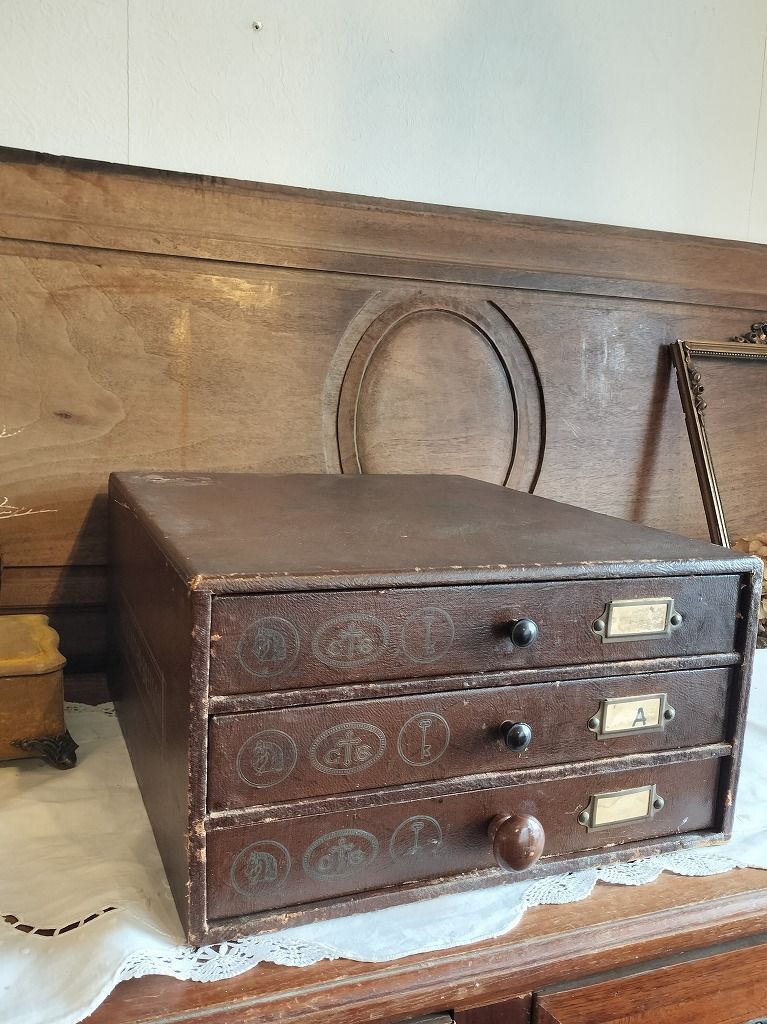 フランス アンティーク カルティエ ブレッソン スプールキャビネット 3