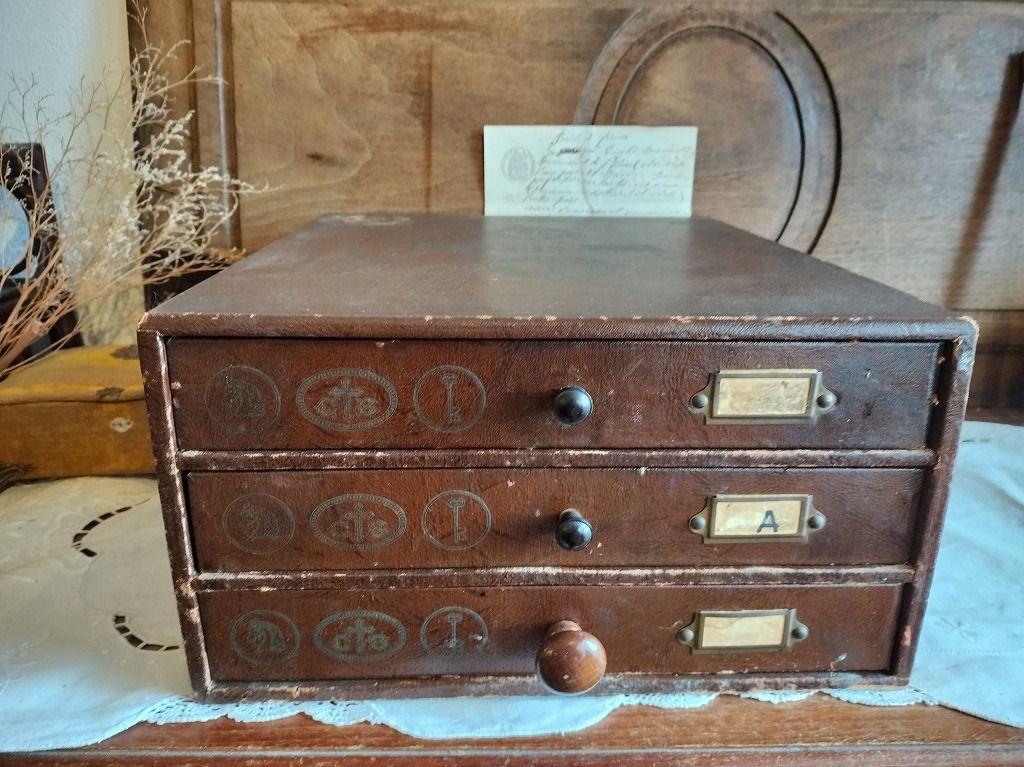 フランス アンティーク カルティエ ブレッソン スプールキャビネット 3