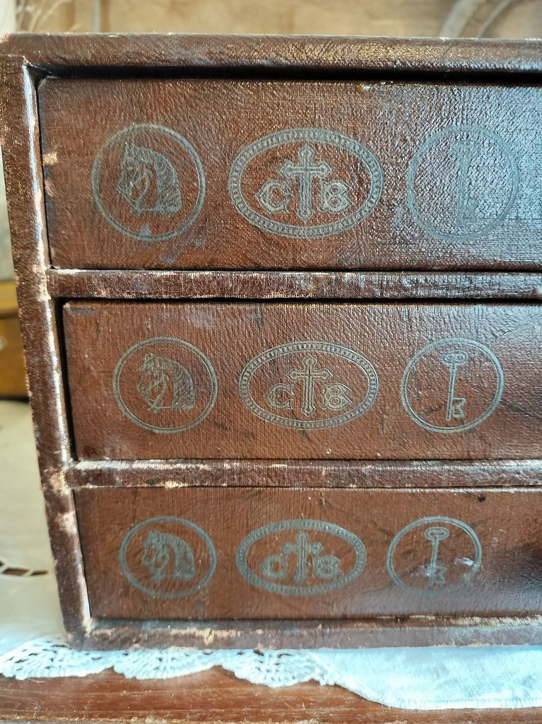 フランス アンティーク カルティエ ブレッソン スプールキャビネット 3