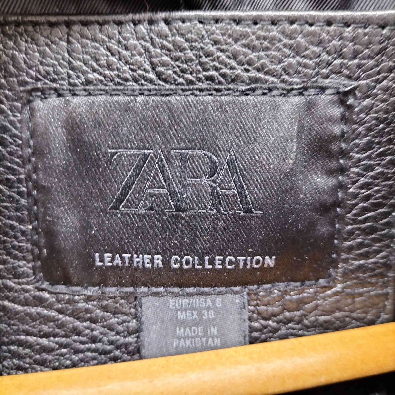 ザラ ZARA エンボス加工レザーバイカージャケット / バッファロー