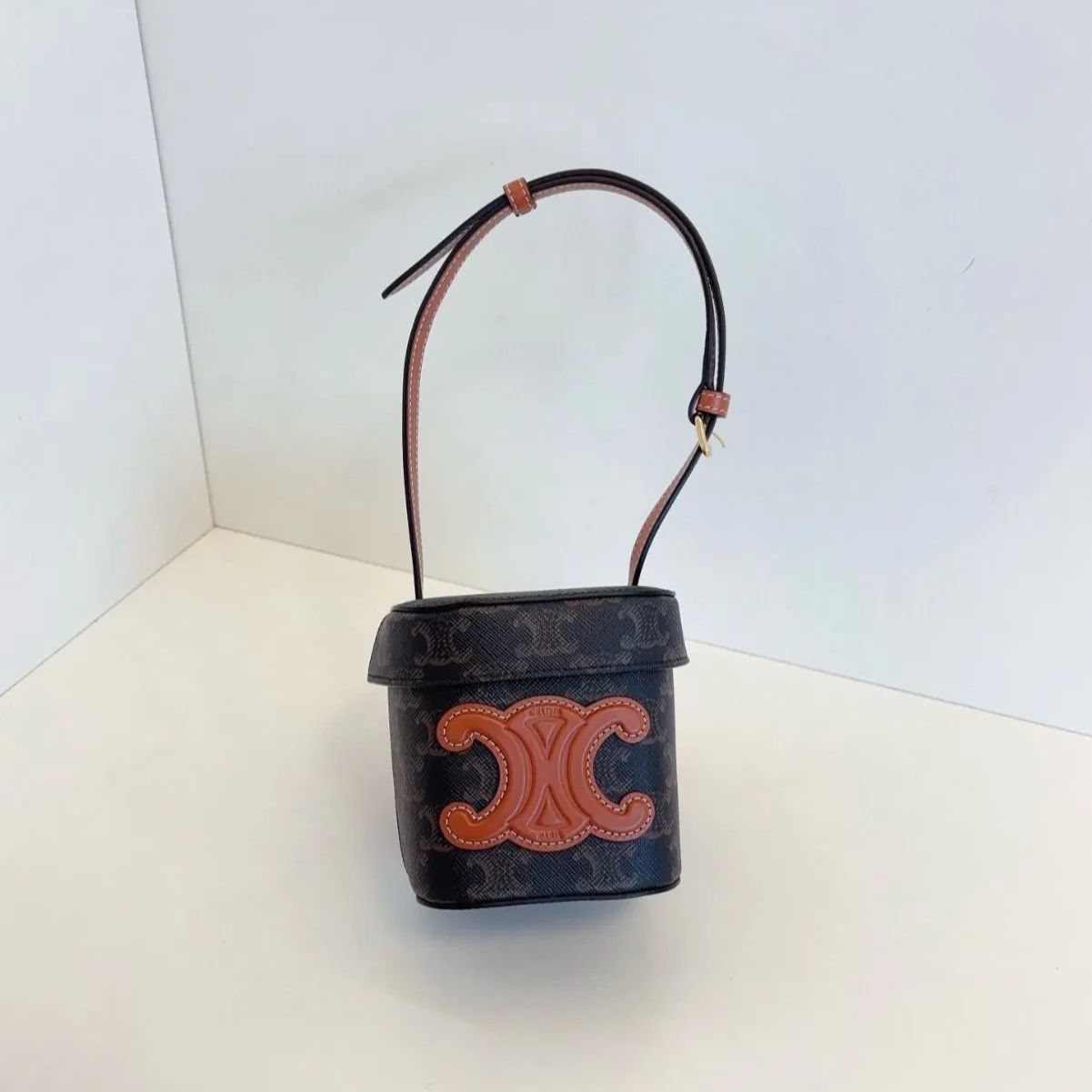 CELINE】 セリーヌ キュイル トリオンフ ボックス ショルダーバッグ 