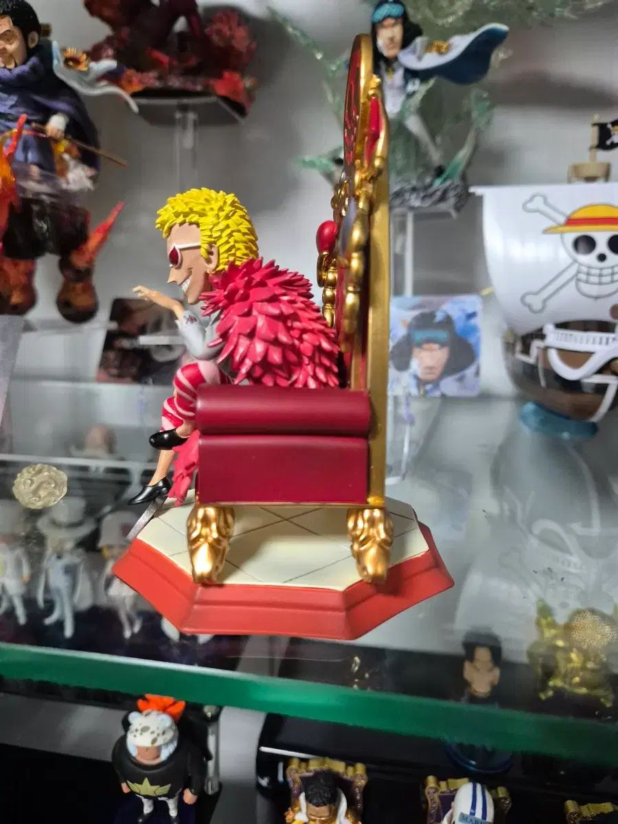 ウォーヘッド ドフラミンゴ 座位 ONE PIECE レジン フィギュア