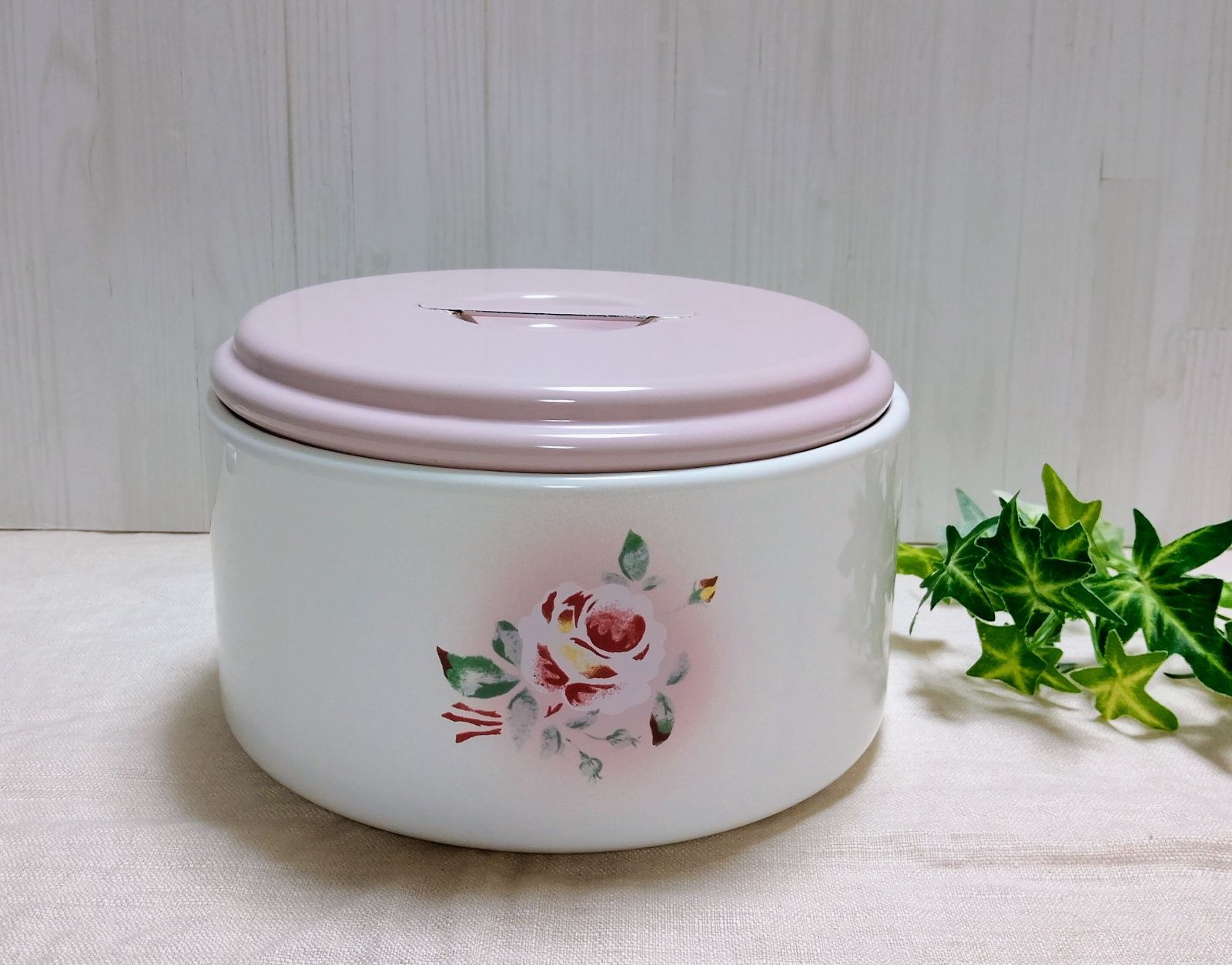 美品イマン ホーロー 琺瑯 丸缶M 20センチ プリンセスローズ - メルカリ