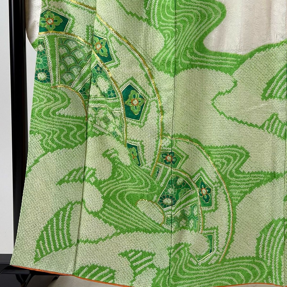 振袖 身丈160cm 裄丈64.5cm M 袷 片輪車 流水 絞り 金糸 黄緑色 正絹