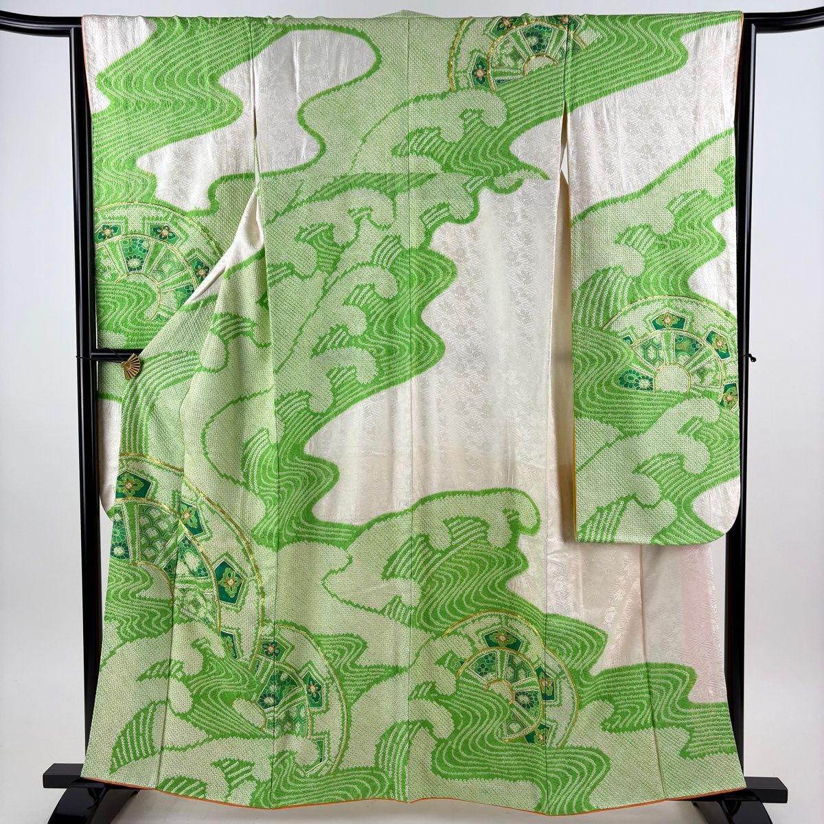 振袖 身丈160cm 裄丈64.5cm M 袷 片輪車 流水 絞り 金糸 黄緑色 正絹