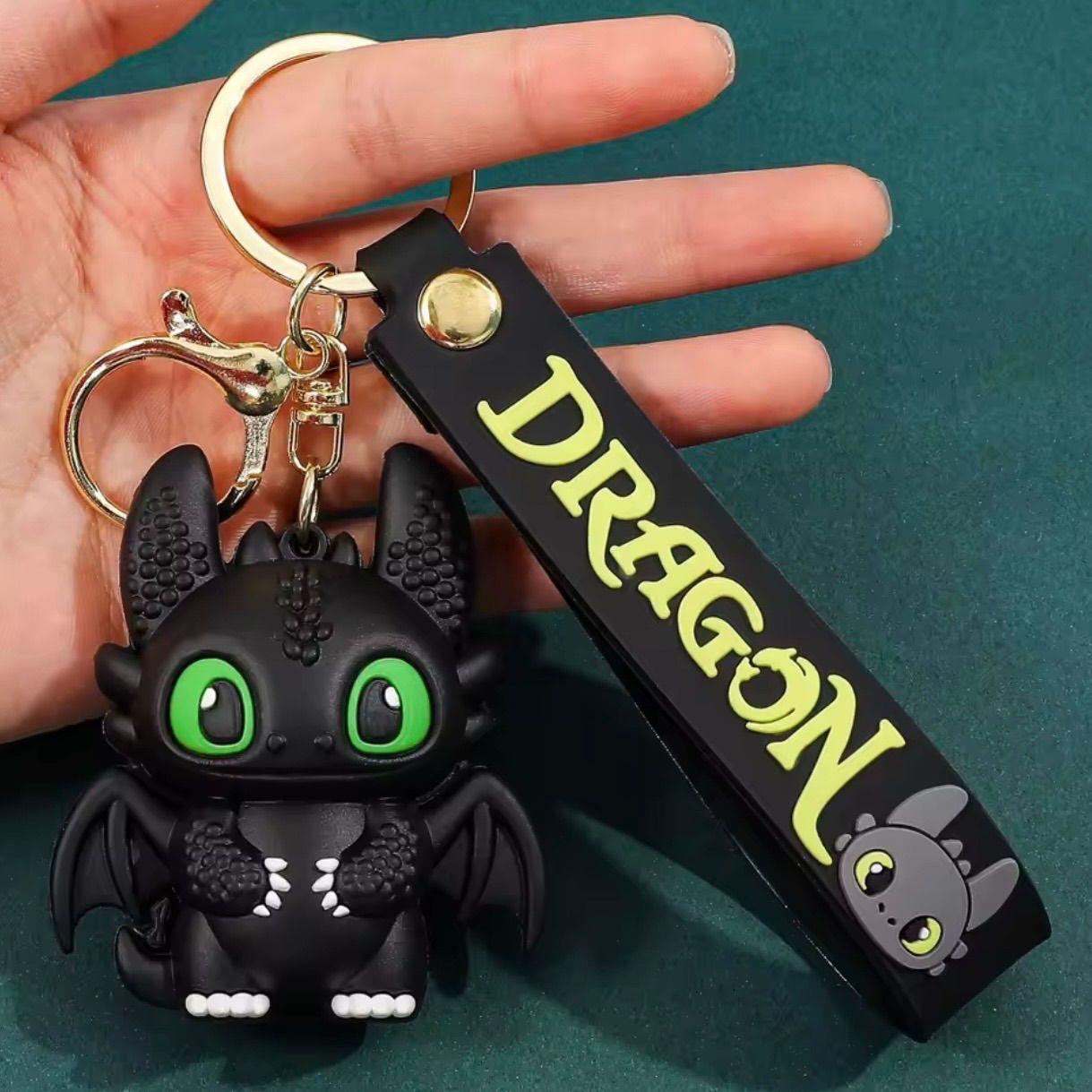 大人気❣️ヒックとドラゴン トゥース ナイトフューリー キーホルダー