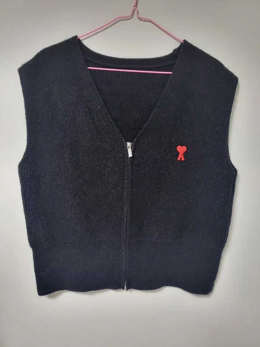 55 66 アミ ロゴ ハート ブラック ニット ベスト - メルカリ