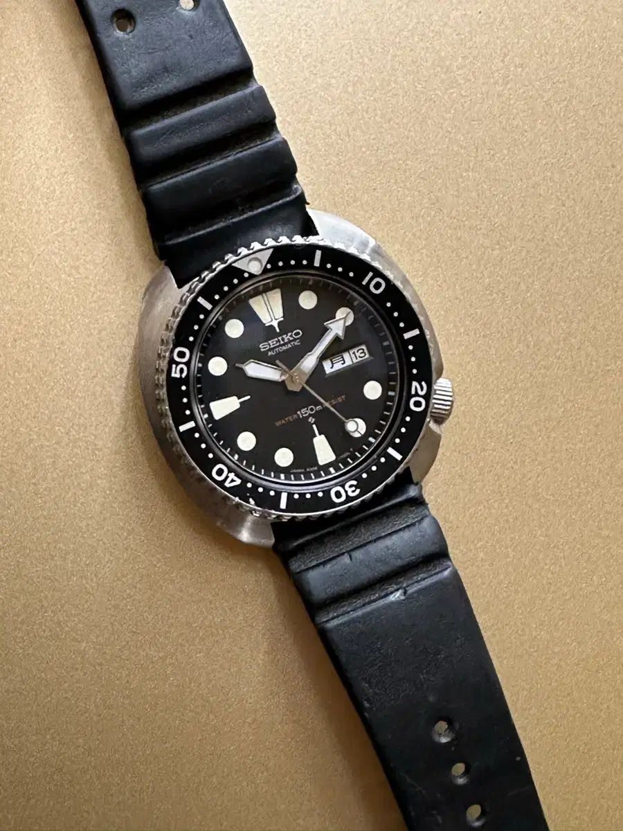  26 01 オーバホール ヴィンテージ SEIKO タートル 6306 7001 オール製 hàn 字窓 冬コーデ 自動巻き時計 腕時計(アナログ)