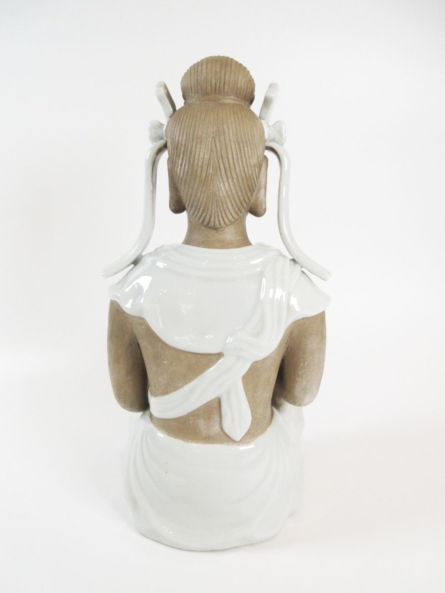 仏教美術 古玩 九谷 時代 白磁観音坐像 底印 在銘 観音菩薩 骨董品 高