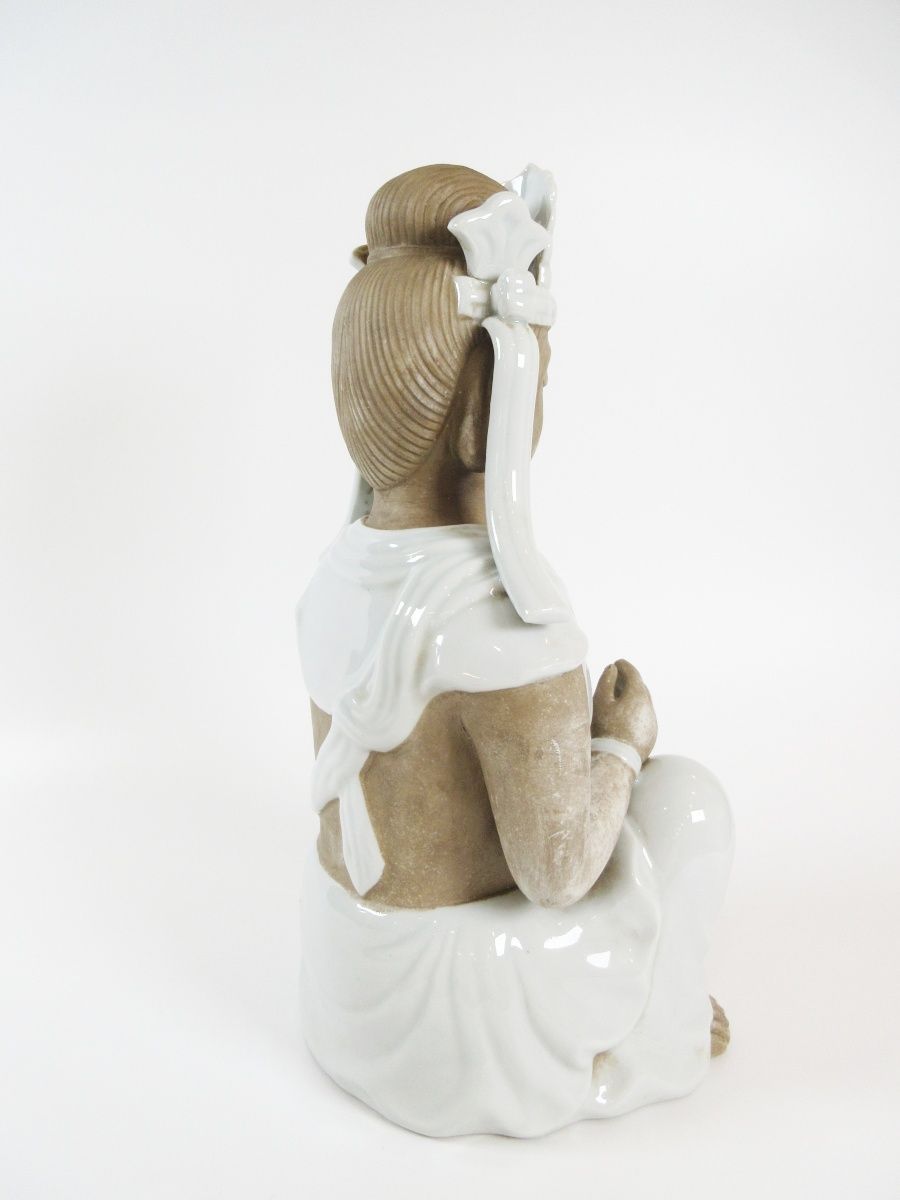 仏教美術 古玩 九谷 時代 白磁観音坐像 底印 在銘 観音菩薩 骨董品 高